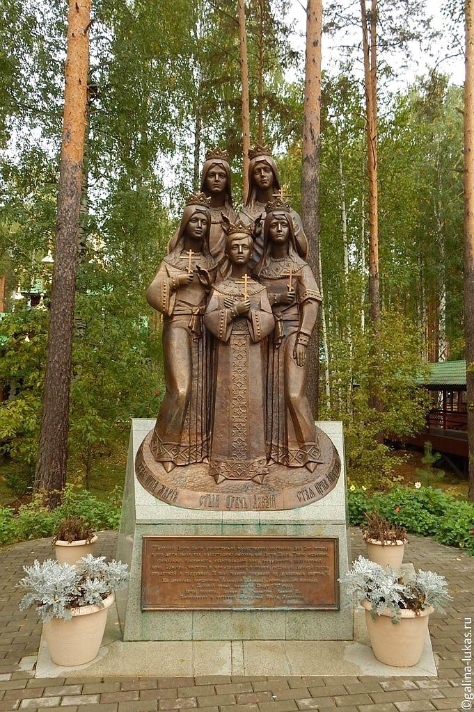 Памятники екатеринбурга фото и описание юбки изготовление и продажа памятников ростов на дону